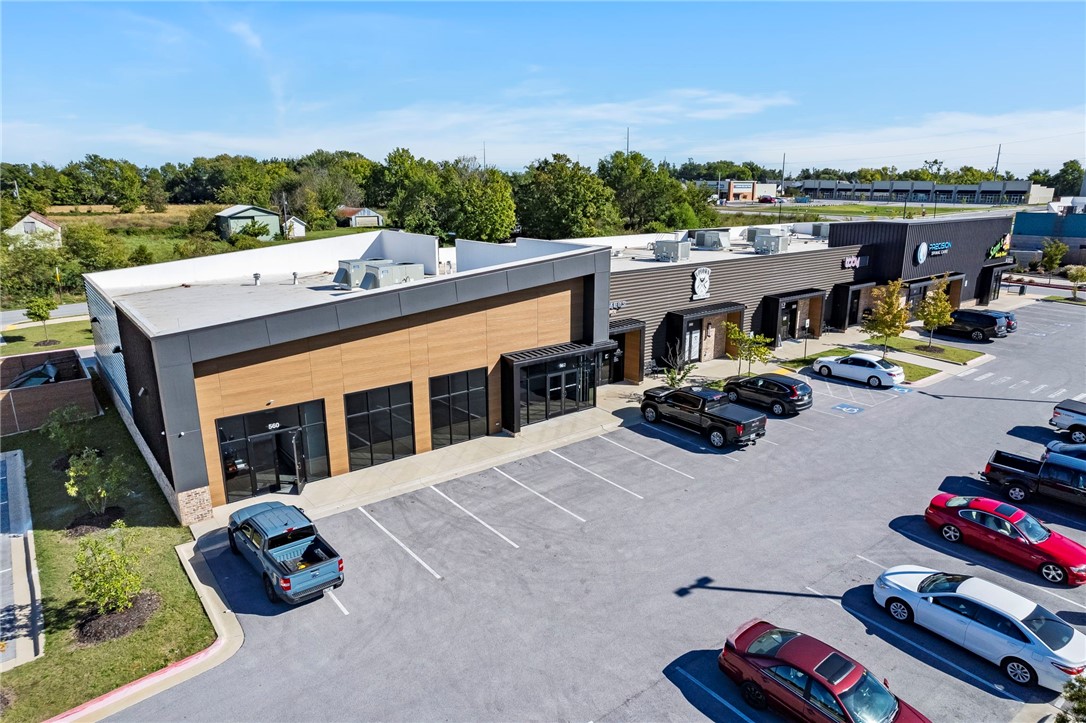 33-20-31-CENTERTON - Commercial Lease