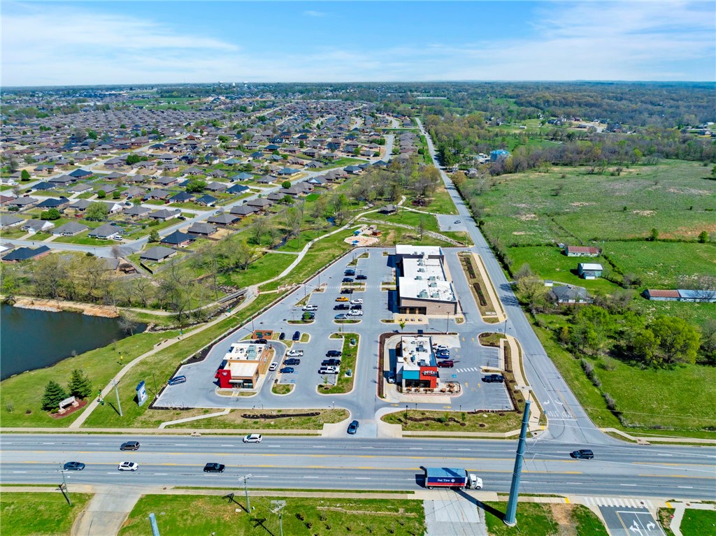 33-20-31-CENTERTON - Commercial Lease