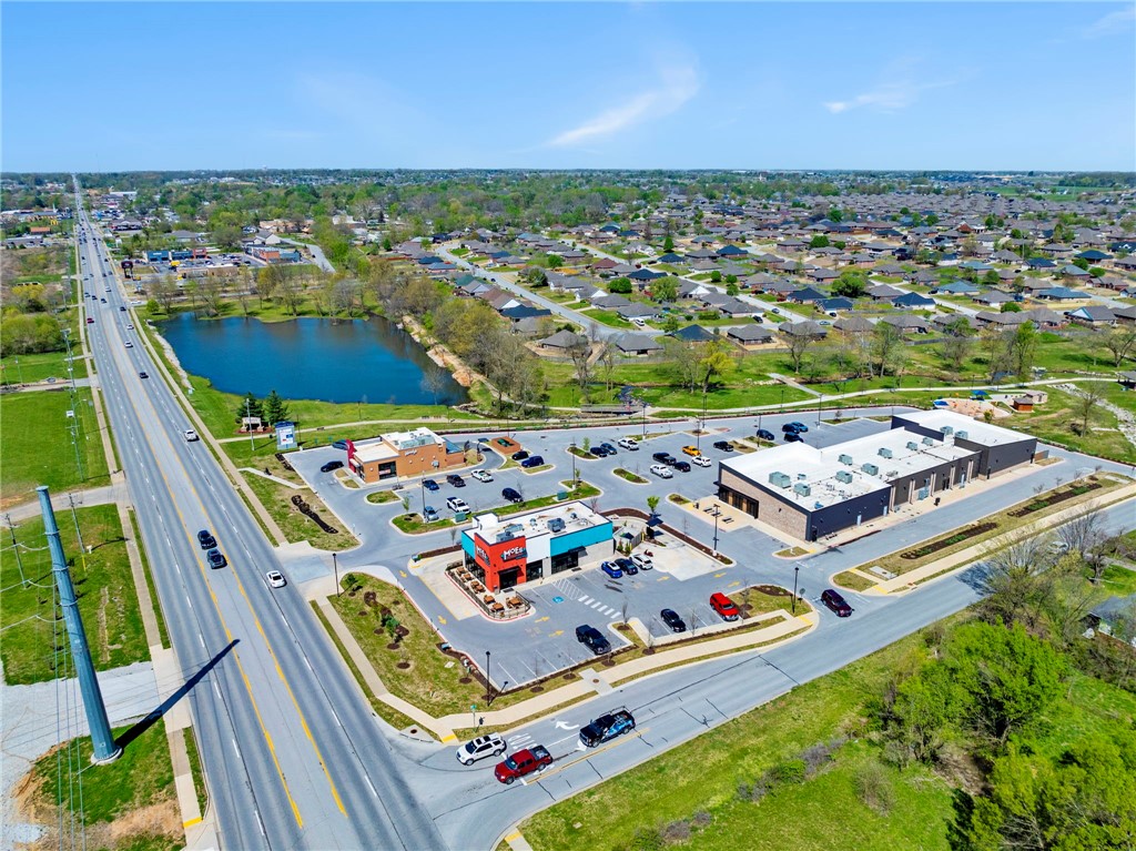 33-20-31-CENTERTON - Commercial Lease