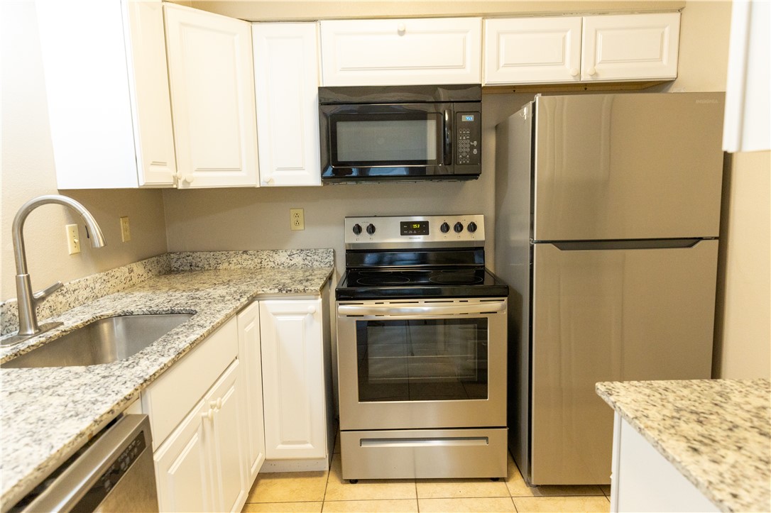 Townhouse Tct 3 A/K/A Drake Court Bvv - Residential