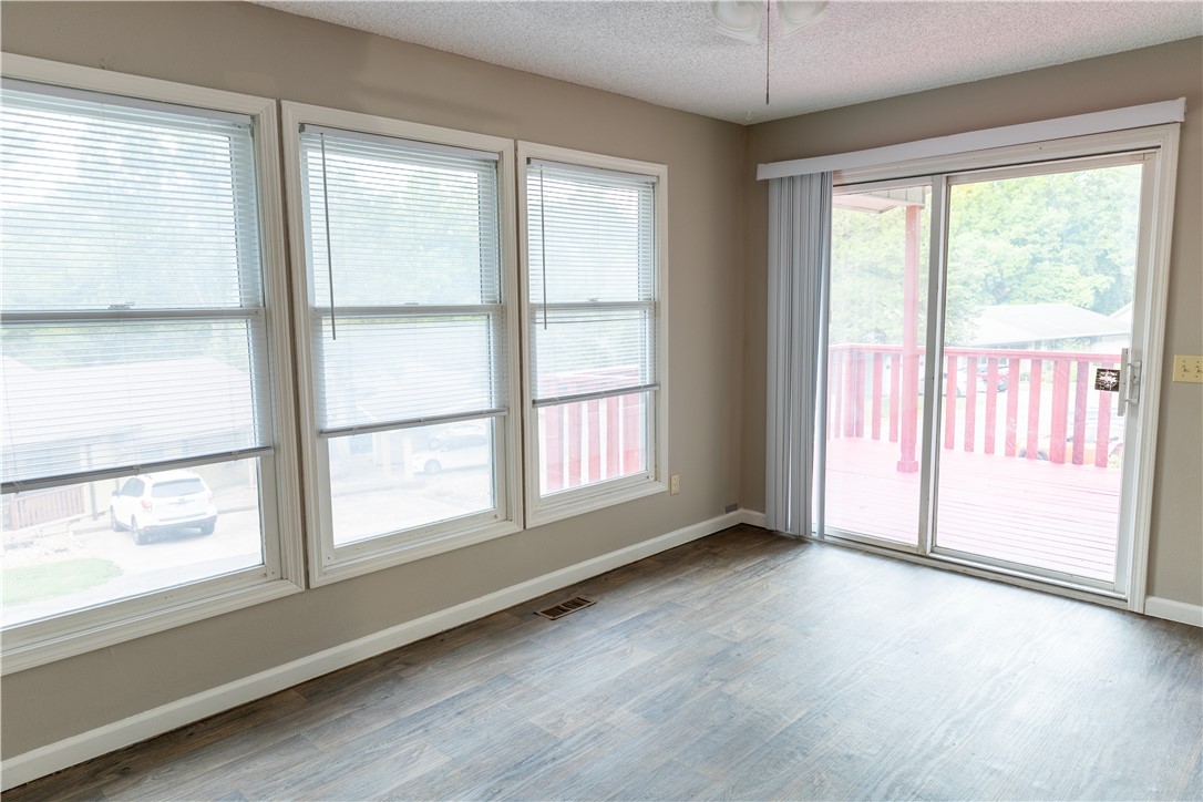 Townhouse Tct 3 A/K/A Drake Court Bvv - Residential