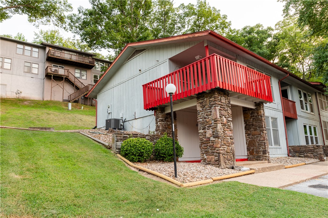 Townhouse Tct 3 A/K/A Drake Court Bvv - Residential
