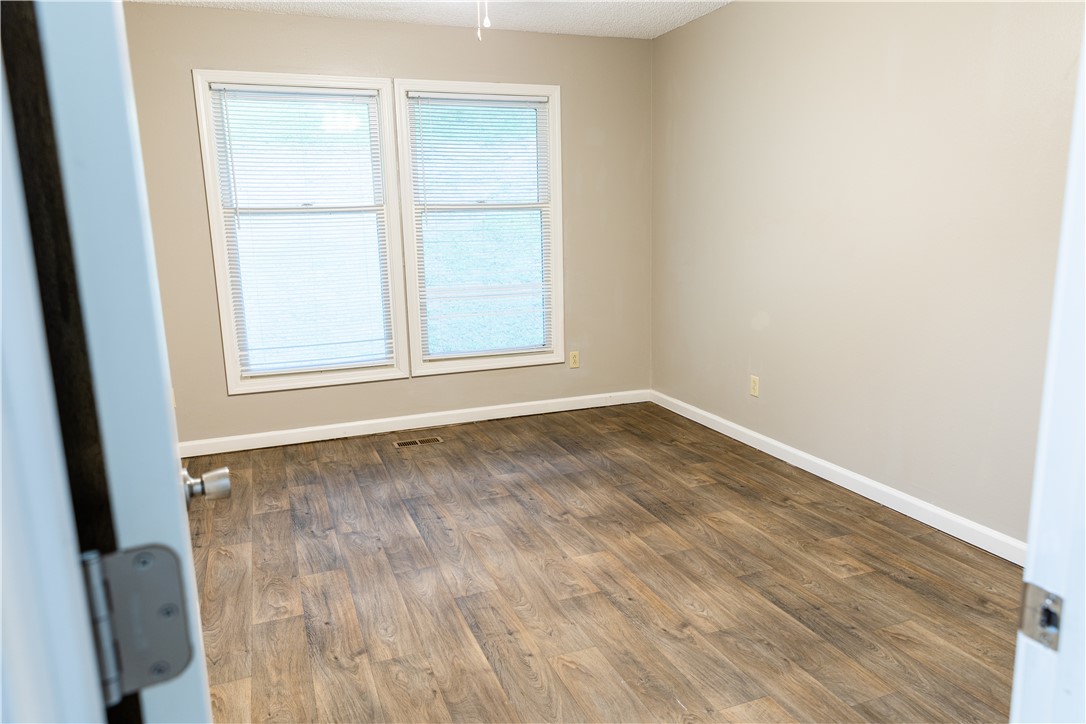 Townhouse Tct 3 A/K/A Drake Court Bvv - Residential