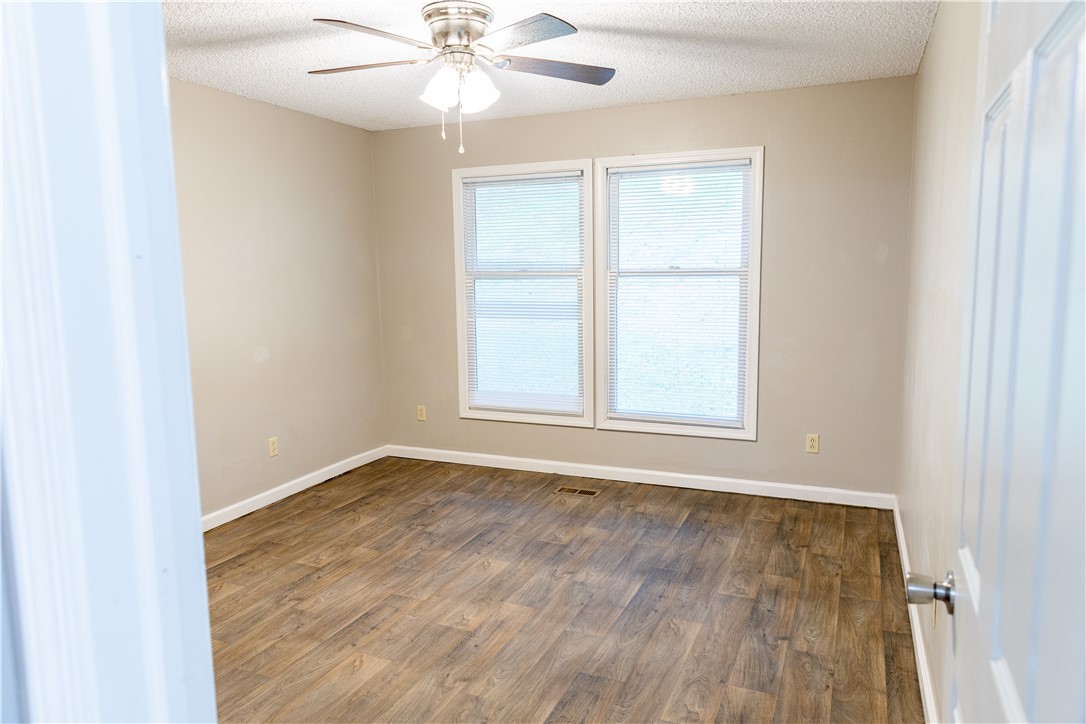 Townhouse Tct 3 A/K/A Drake Court Bvv - Residential