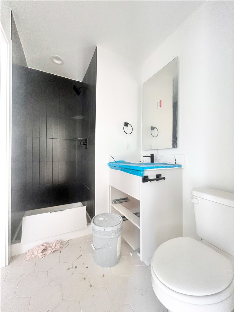 9TH & A HORIZONTAL PROPERTY REGIME-BENTO - Residential