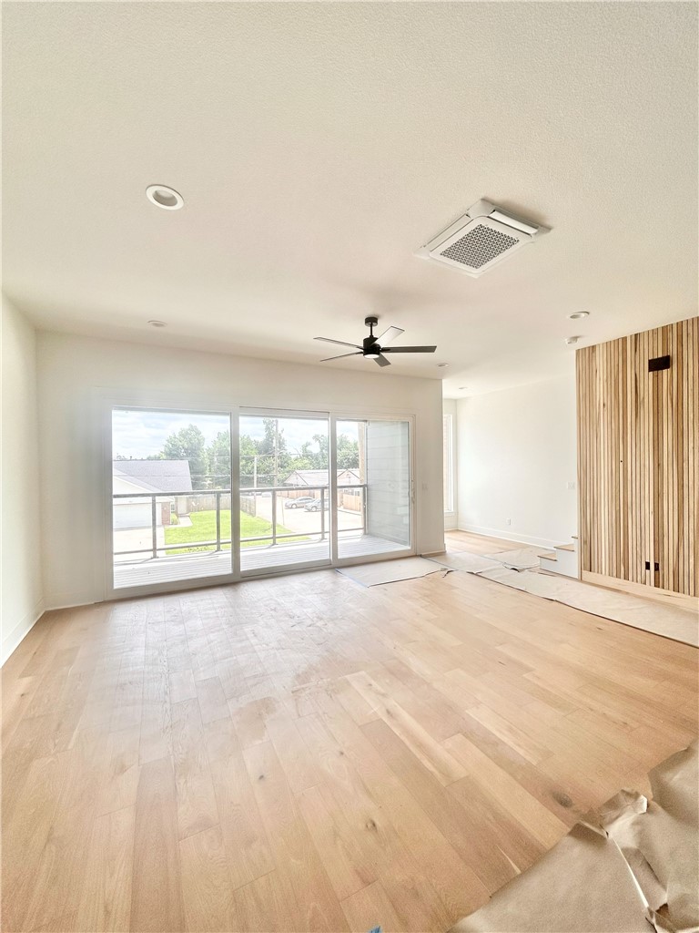 9TH & A HORIZONTAL PROPERTY REGIME-BENTO - Residential