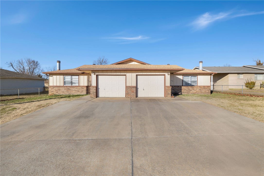 Razorback Greenway duplex in the heart of SW Rogers just .6 miles away from Rogers High School. 2 bed 1 bath on each side. Roof replaced in the last 5 years. This is an exceptional investment property.