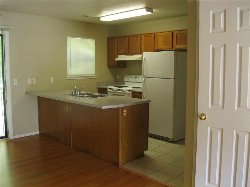 Applegate - Residential Lease