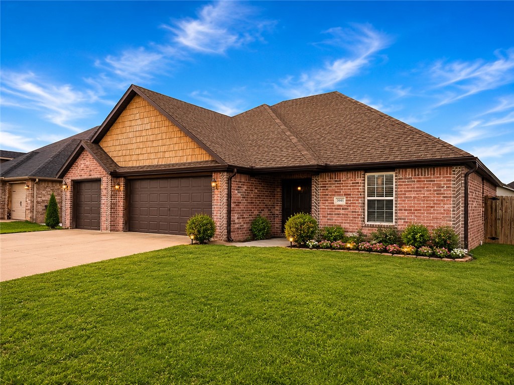 Beautiful house ready for make memories, great neighborhood, quite and close to schools.