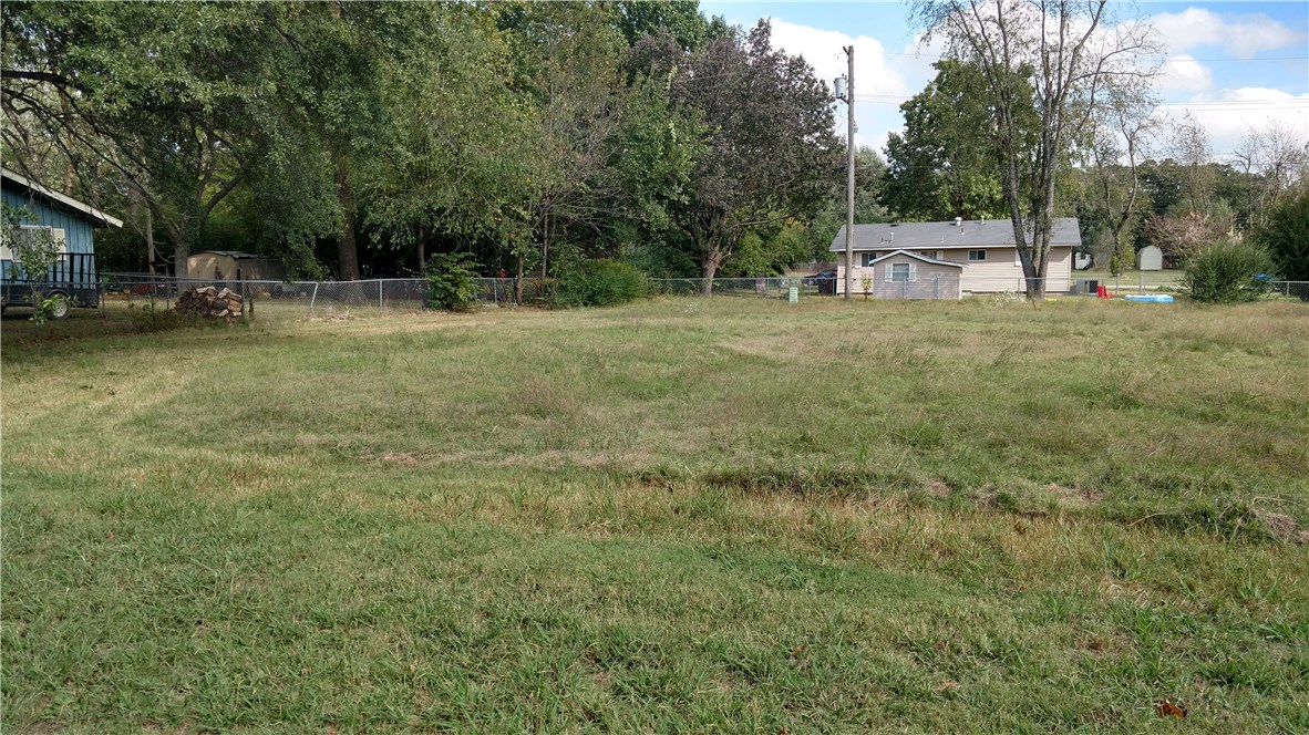Nice lot to build house or multi-family dwelling, close to downtown Gentry and just  a short drive to Siloam Springs or XNA Regional airport.
