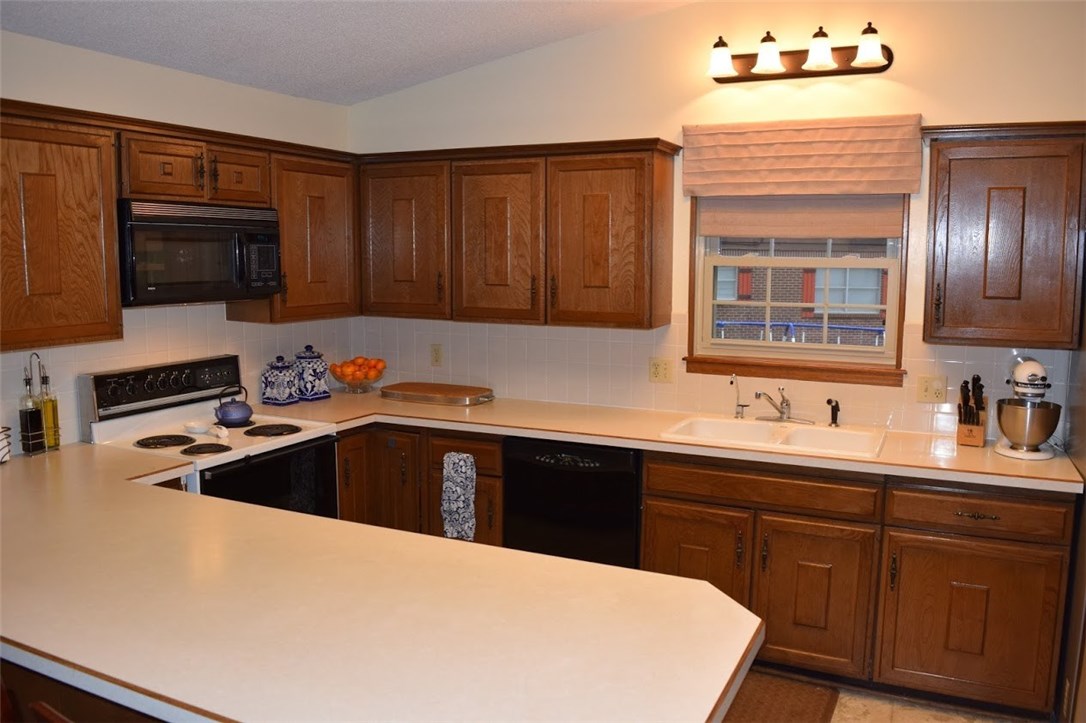 Summit Heights Rogers - Residential