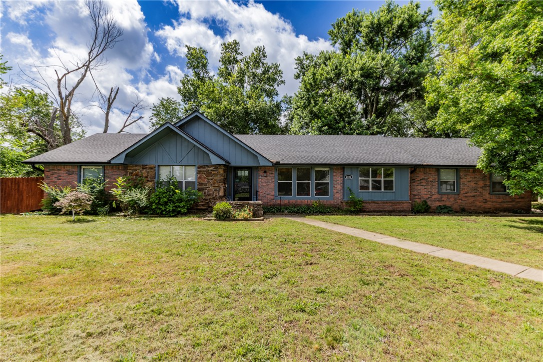 The home that checks every box. Nearly a half acre, cul de sac, exceptional location in the heart of Rogers. This one has all the spaces, 2 livingrooms/bonus room option, office, and  3 bedrooms and 2 bathrooms. Roof, hvac, and water heater replaced in the last 2 to 4 years. Zero carpet throughout. Minutes to I49, downtown Rogers/Bentonville, and zoned from Grace Hill, Oakdale, and Heritage.