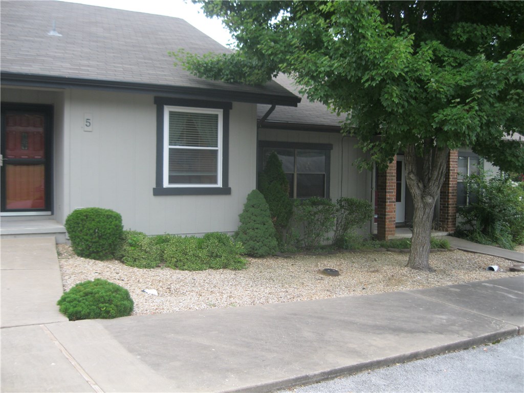 Metfield Courts Bvv - Residential Lease