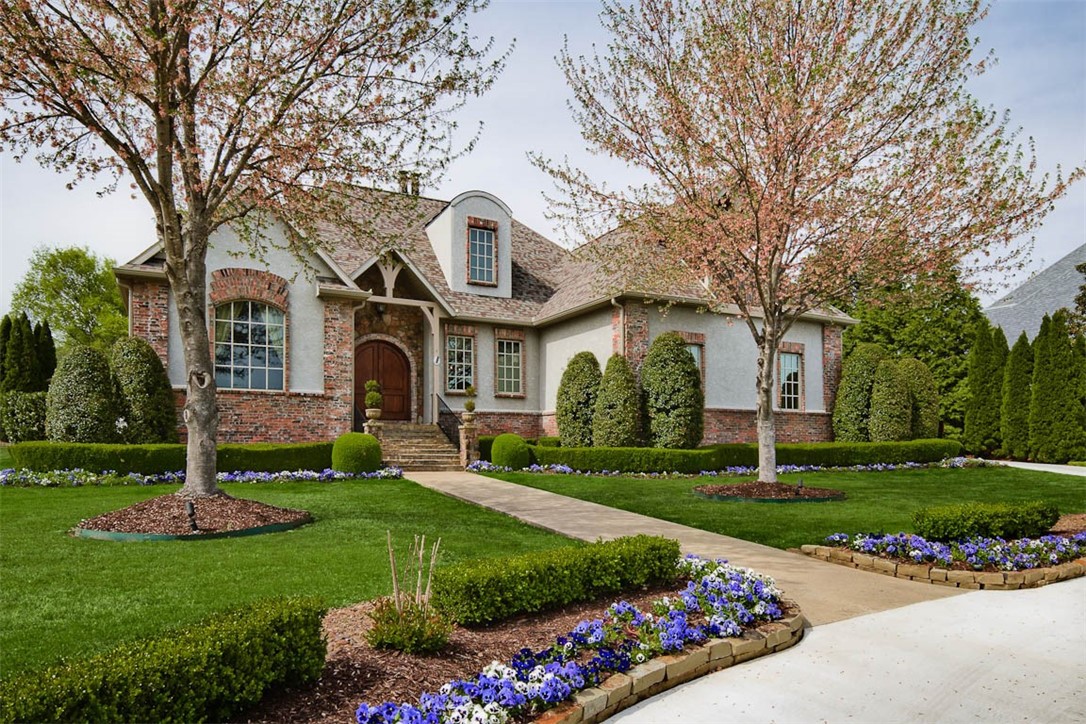 Stunning custom-built estate located in prestigious Pinnacle Country Club! This immaculate home offers 4
bedrooms, 4 full bathrooms and 2 half baths with a thoughtful layout designed for entertaining and easy
movement. Exceptional features including high ceilings, stained trim, real hardwood floors, grand lighting
and gorgeous wood windows that roll out detailing every feature with natural light. Spectacular kitchen
with grand island and high end appliances, 2 dining areas, 2 offices with built-ins and Control 4 system.
With upgraded insulation throughout the home feels practically sound proof! Second floor with three
bedrooms that are all suites having their own bathrooms, bonus room with a balcony and half bath.
Incredible landscaping on this half an acre fescue lot with mature trees and room for a pool plus a circle
drive. This is your chance - it doesn't get better than Pinnacle and all it has to offer.