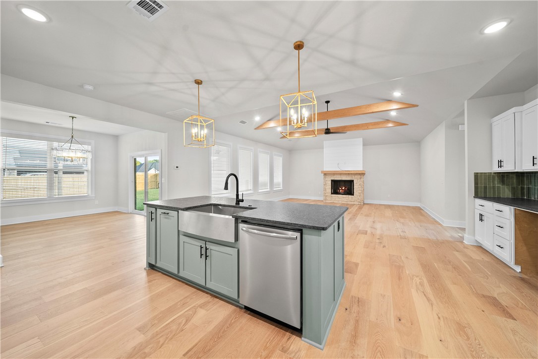 MAPLE ESTATES PH III-CENTERTON - Residential