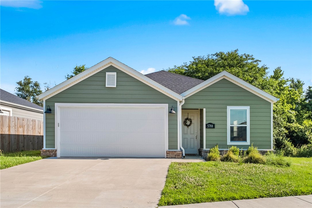 Well-maintained 3-bedroom, 2-bath home with a 2-car garage in a convenient location. Just minutes from I-49 and approximately 11 minutes from the University of Arkansas, this home offers easy access to shopping and dining. The functional floor plan provides comfortable living spaces, making it an excellent option for first-time homebuyers, investors, or anyone looking for a low-maintenance home in a desirable area. Don't miss this great opportunity!