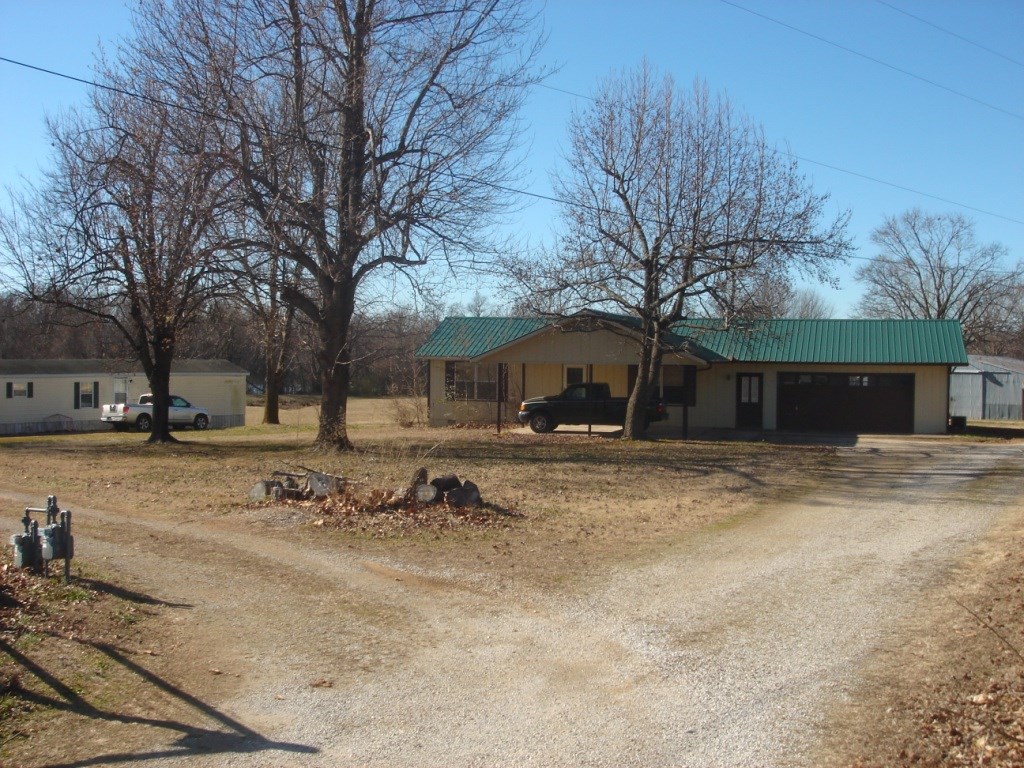 Elm Spgs Outlots - Land