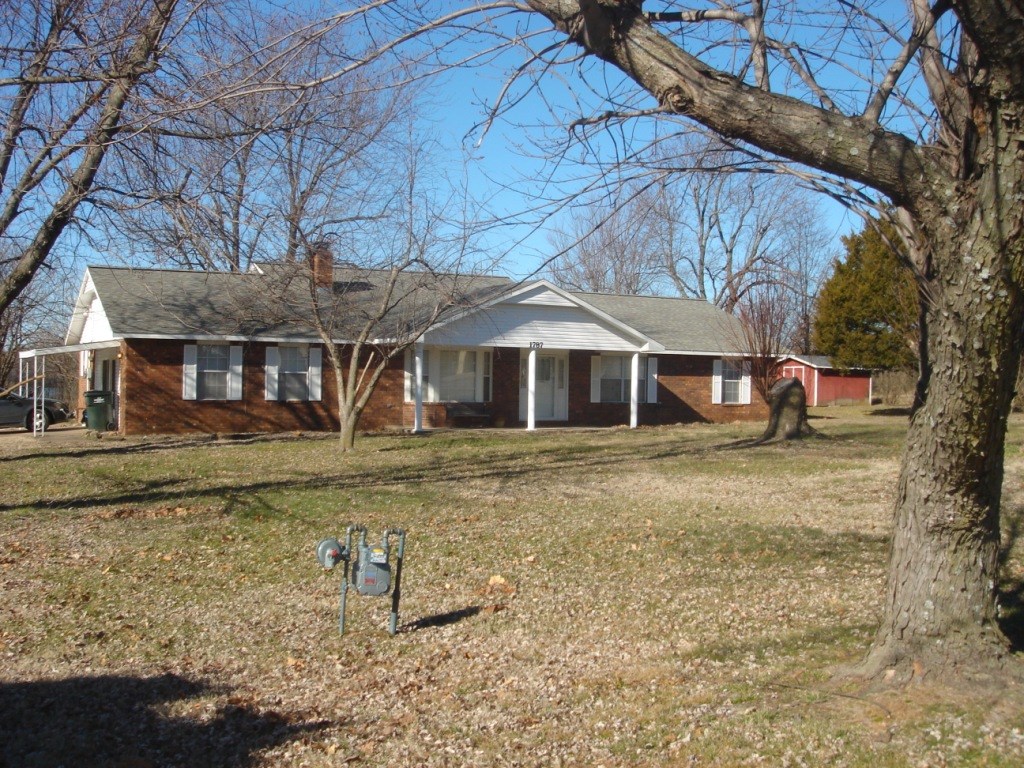20 beautiful acres located on Lake Elmdale with beautiful lake views. Excellent  development potential. 3 homes located on the property offer rental income.  This is one you have to see. Call list agent for more information.