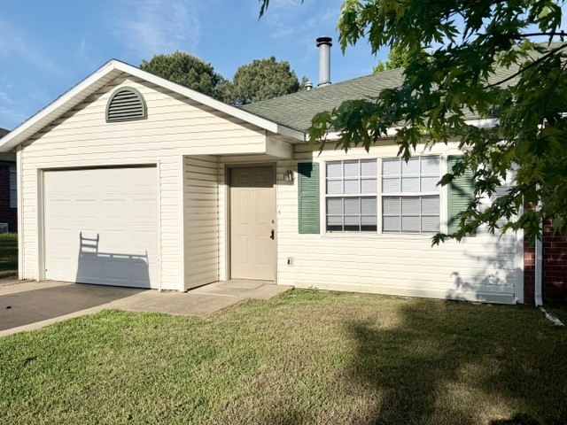 Great 3 bedroom duplex with open kitchen and living room! Close to schools, shopping, restaurants, access to I49 and U of A campus. Fenced backyard! Units comes with all kitchen appliances minus microwave. Tenant is responsible for washer, dryer, all utilities and lawn care. We process applications as we receive and once an application is approved, we reach out for deposit. Deposit secures the unit not the application. Please be aware of scams. Our application process is to be paid online through a secure portal and we do not accept cash, CashApp, Venmo, and/or PayPal. Member of owning entity holds active AR Real Estate license