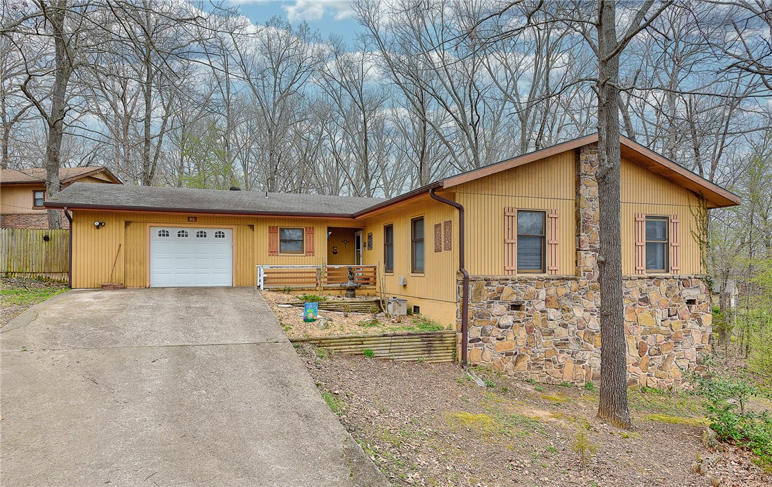 BACK ON MARKET | BUYER FINANCING FELL THROUGH -- Don't miss this opportunity!  Cozy home close to Riordan Hall, community swimming pool, parks, tennis courts, mountain bike trails and golf.  This home sits back on the property so it is nice and quiet.  It has a nice, open floor plan and fenced backyard.