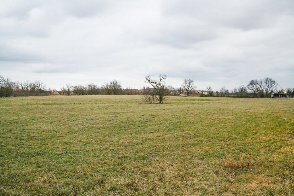 . - Land