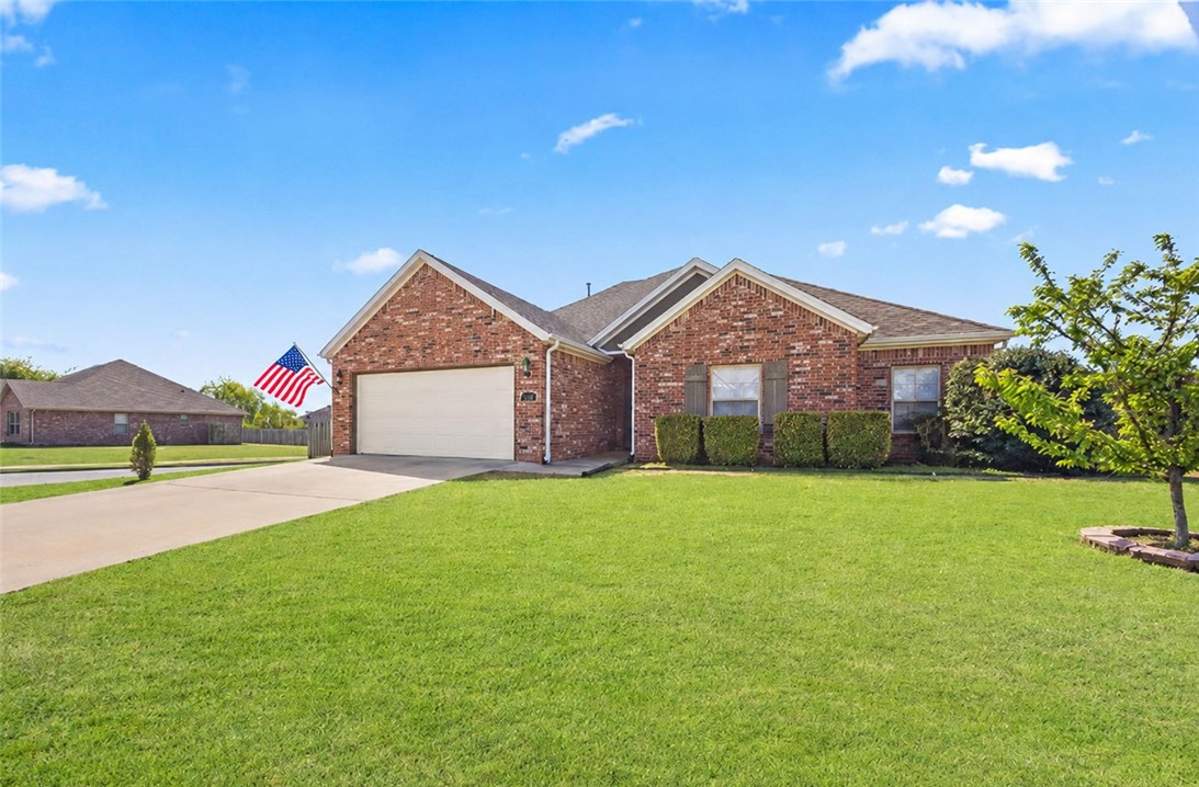 Welcome to this bright and inviting 4-bedroom, 2-bath home located on one of the larger corner lots in the desirable Tamarron subdivision in Centerton. This home offers a spacious and open floor plan filled with natural light, creating a warm and welcoming feel from the moment you walk in.
The kitchen features granite countertops, ample workspace, and flows seamlessly into the main living area. The primary suite is generously sized and includes two walk-in closets. Upstairs, the fourth bedroom offers great flexibility and can easily function as a bonus room, playroom, or home gym depending on your needs.
Step outside and enjoy the added bonus of a beautifully usable yard featuring an Arkansas Black apple tree, a Gala apple tree, and a Georgia peach tree. The larger corner lot provides extra space to relax, garden, or entertain. With new interior paint and a thoughtful layout throughout, this home is move-in ready!