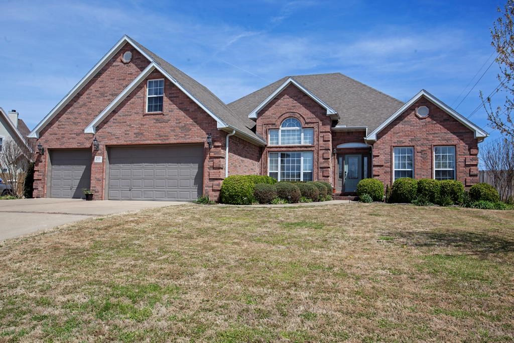 Looking for that four bedroom home plus an office and with a yard that is larger than a postage stamp, well look no more, this one is located on a lot and a half. This charming home features a nice size living room, 3 bedrooms on the main level and one upstairs with it's own full bath, great for the teen in the family. Fun neighborhood with pool, park area, basketball courts and fun neighborhood functions, also close to get on Fayetteville walking trails. Just minutes from I-49 for those that commute, close to elementary, middle and Jr High Schools, grocery stores and restaurants. A must see home, priced to sell! Thanks for taking a look!