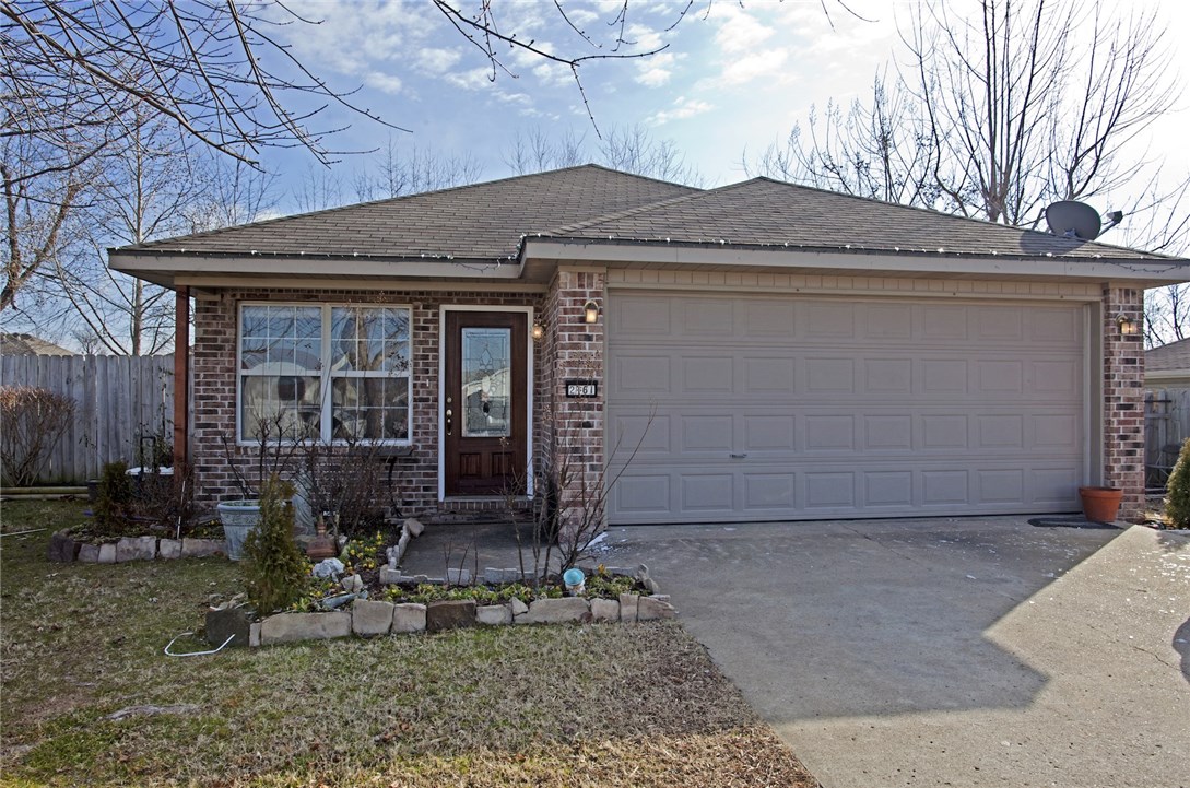 Very clean and well maintained 3bed/2bath house on Cul-D-Sac within walking distance of Elementary School.  House features vaulted ceiling in living room, large, eat-in kitchen, ceramic tile floors in living areas and laminate flooring in bedrooms.  Large bedrooms and lots of storage in the home.  Double sink vanity in master bath. Refrigerator/washing machine & dryer are negotiable. Outbuilding and treehouse in back yard convey.