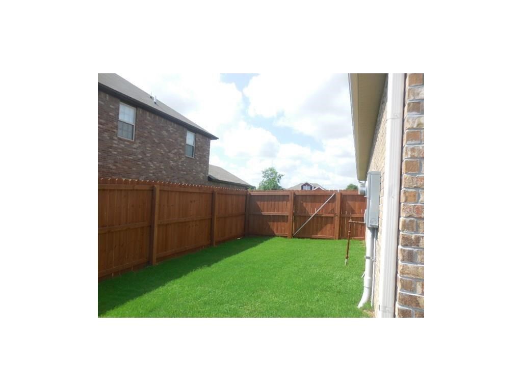 Lakewood Crossing Sub Ph 1 Rogers - Residential Lease