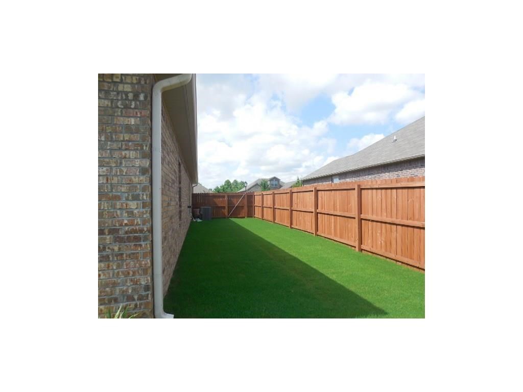 Lakewood Crossing Sub Ph 1 Rogers - Residential Lease