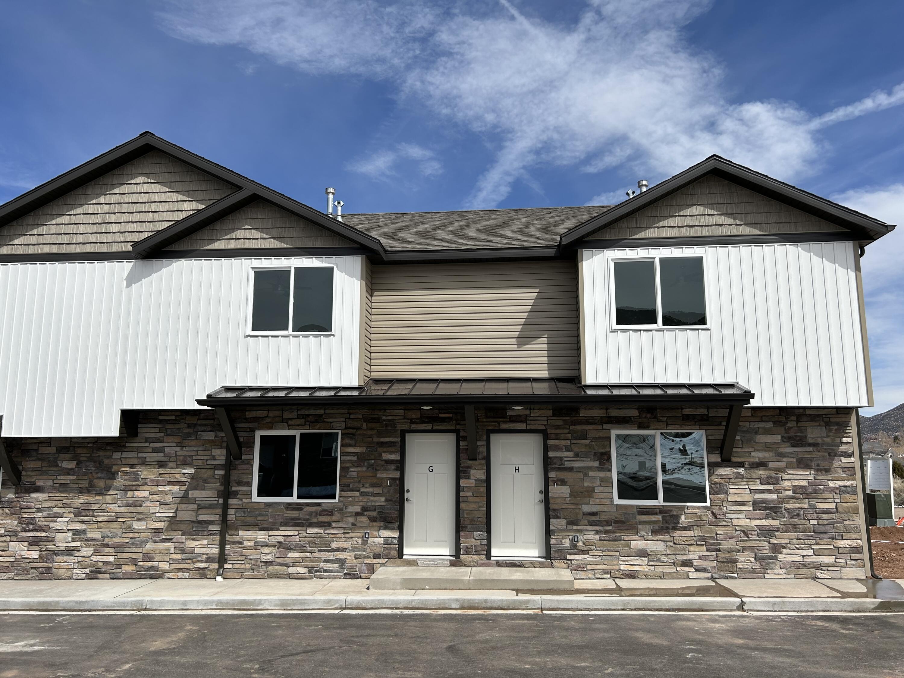 TRAILSIDE - Residential