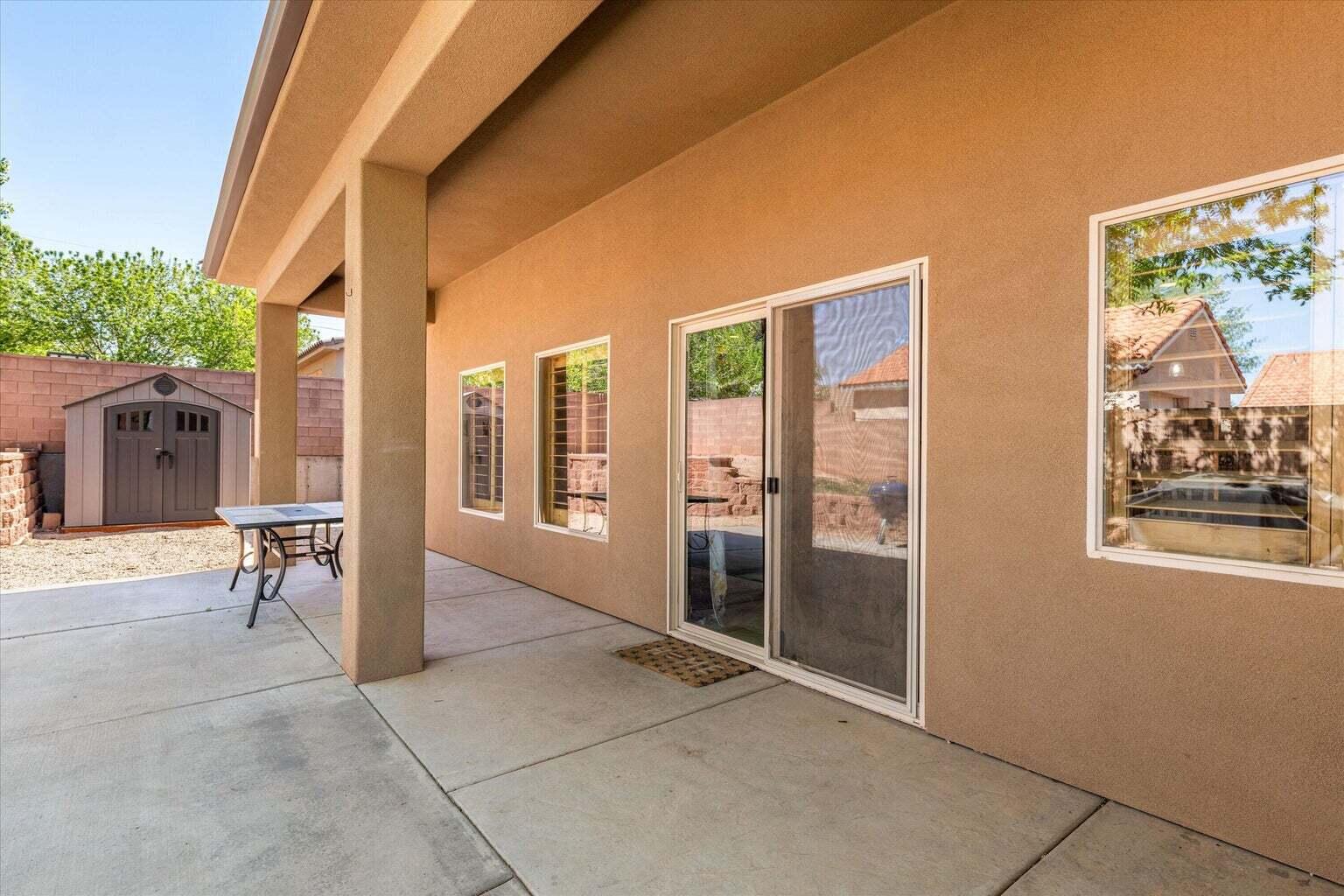 ROCK HAMPTON - Residential