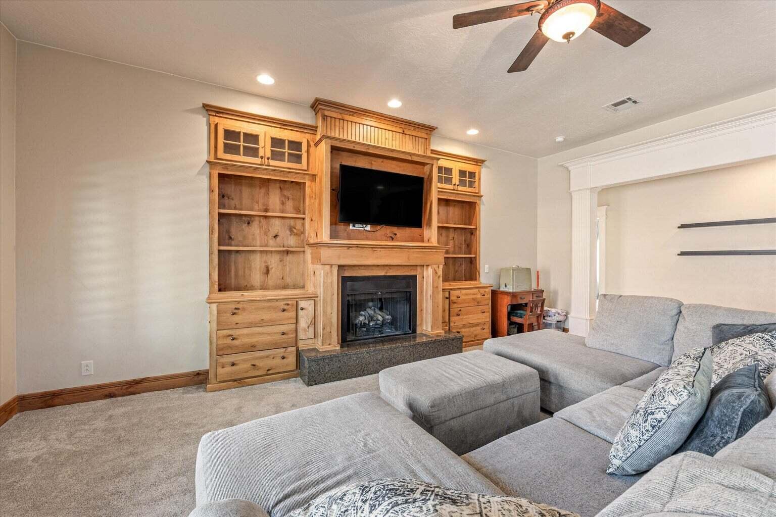 ROCK HAMPTON - Residential