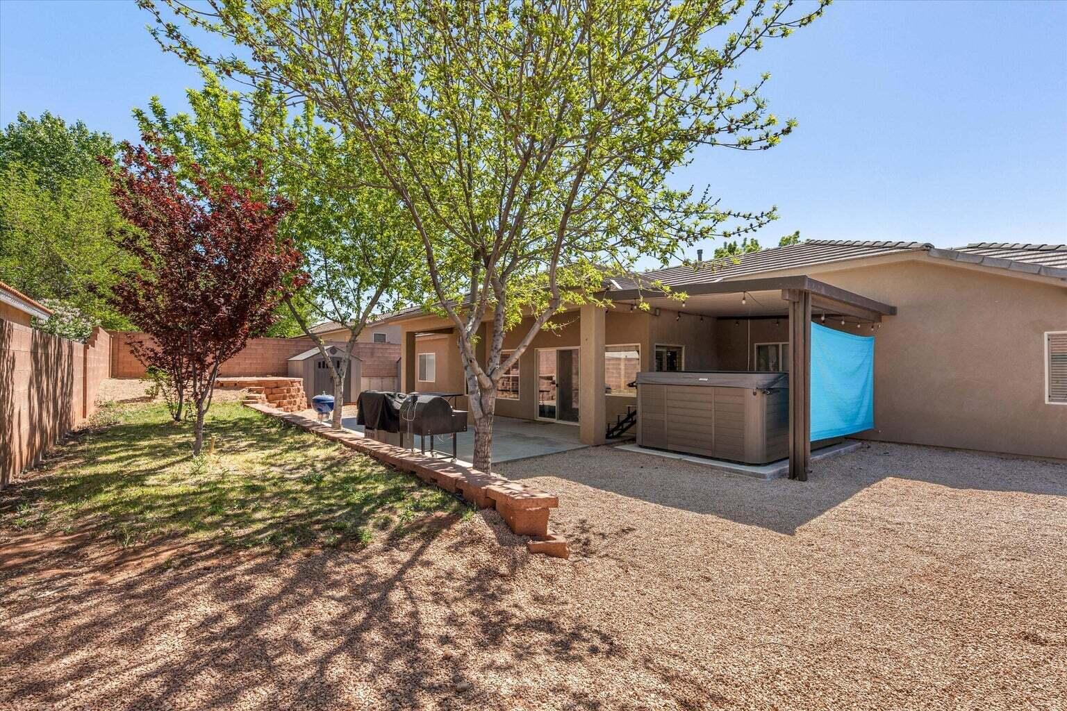 ROCK HAMPTON - Residential