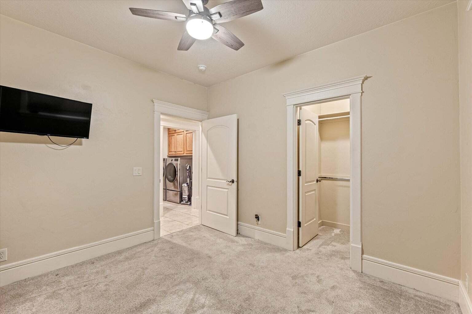 ROCK HAMPTON - Residential