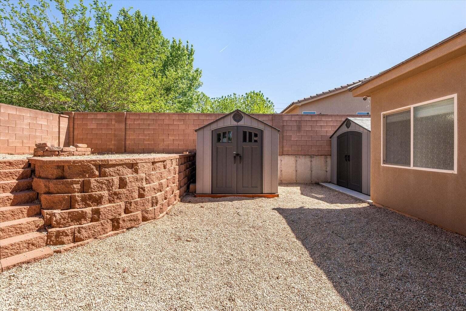 ROCK HAMPTON - Residential