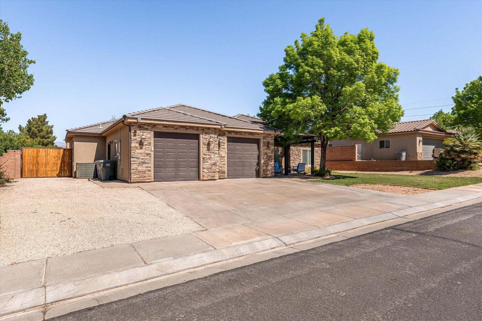 ROCK HAMPTON - Residential