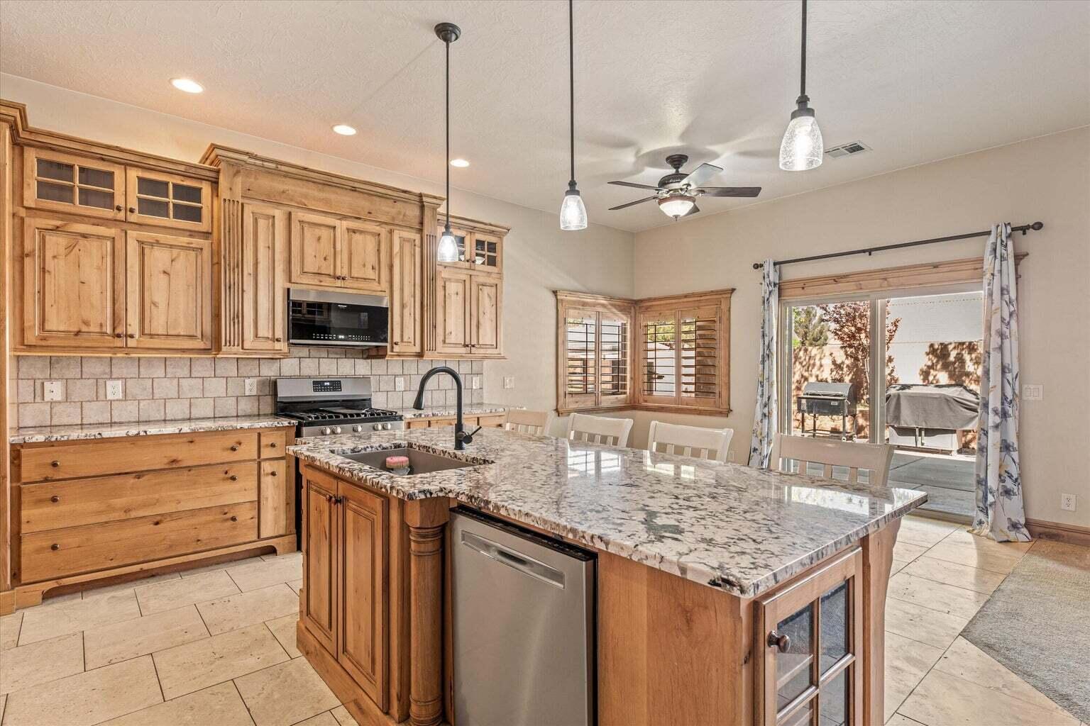 ROCK HAMPTON - Residential
