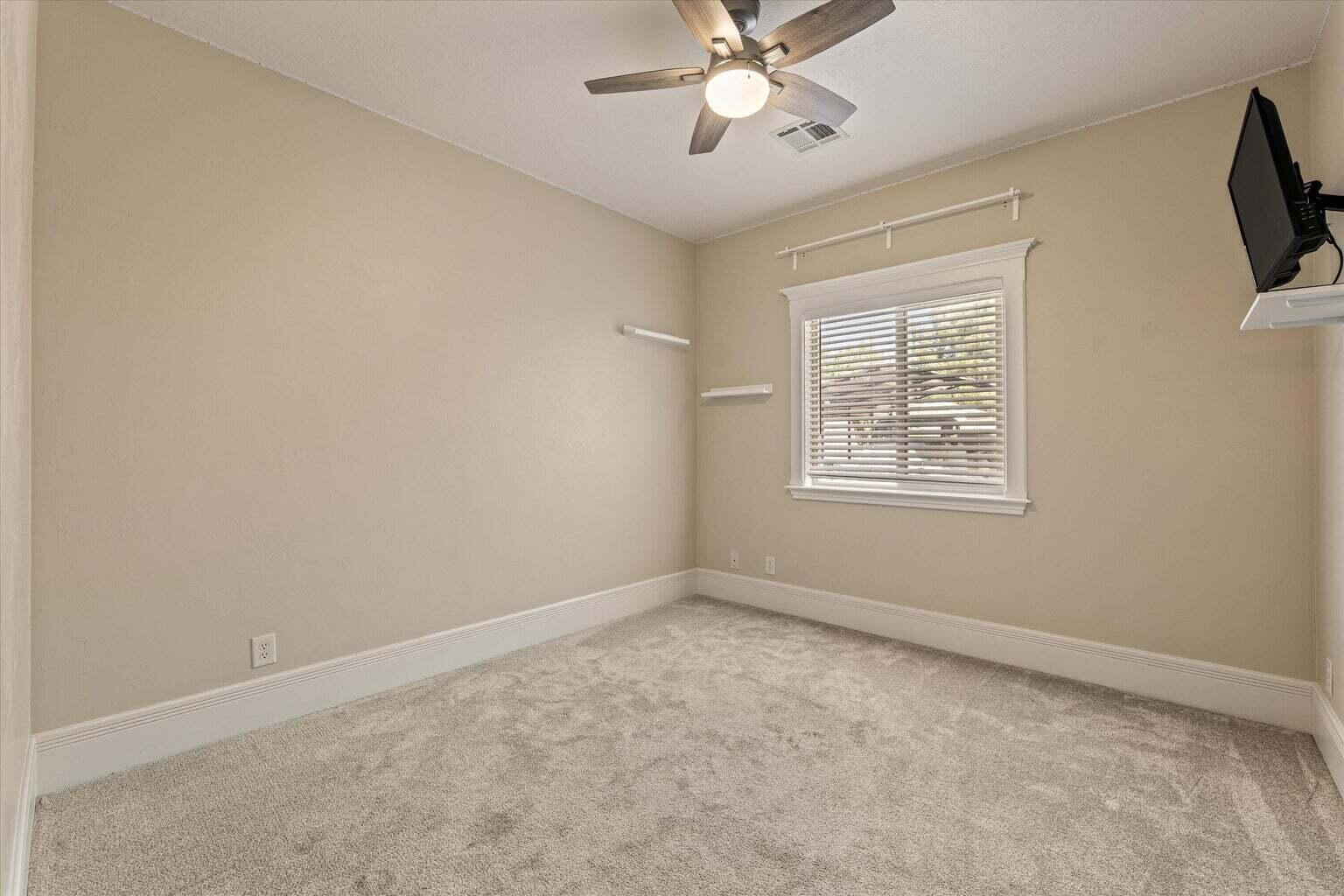 ROCK HAMPTON - Residential
