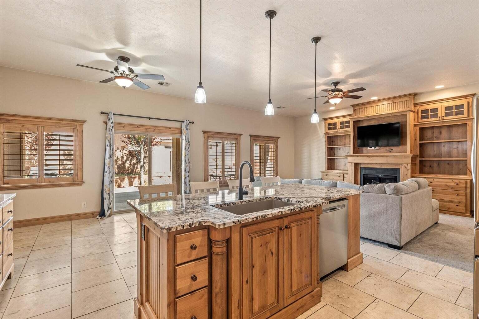 ROCK HAMPTON - Residential