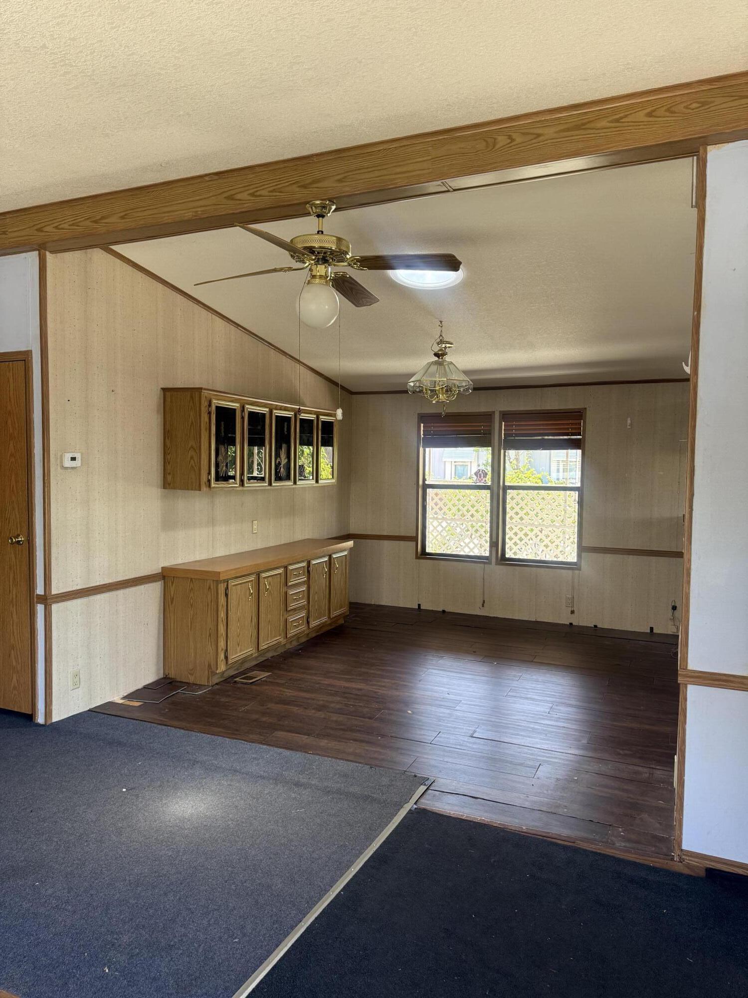 RAINBOW RIDGE MOBILE HOME PARK - Residential