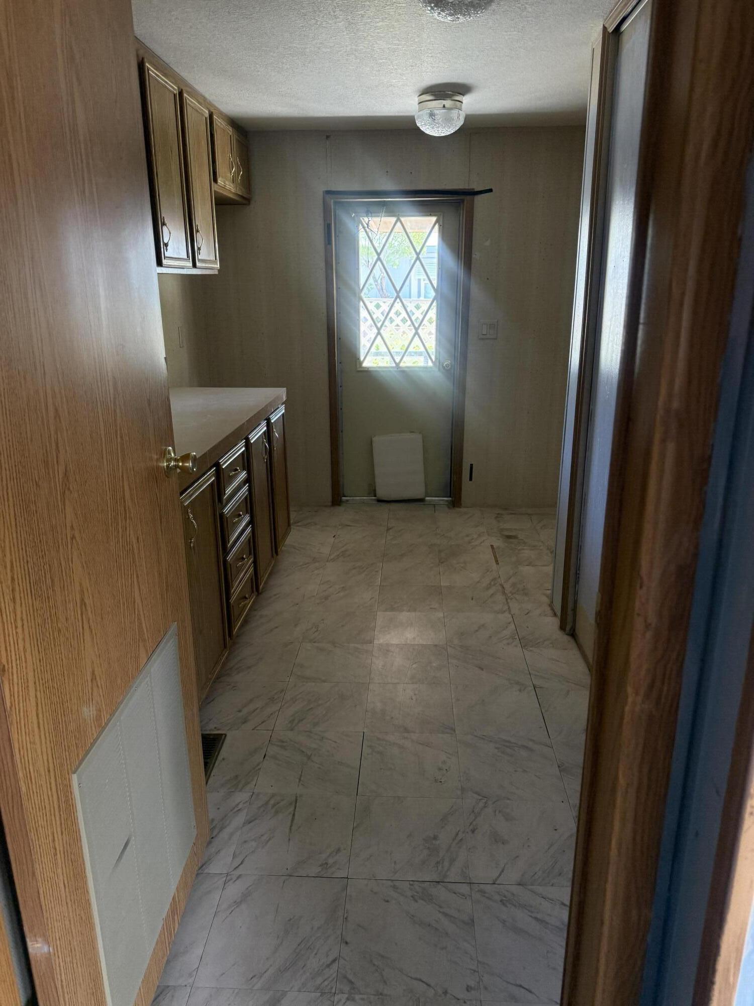 RAINBOW RIDGE MOBILE HOME PARK - Residential