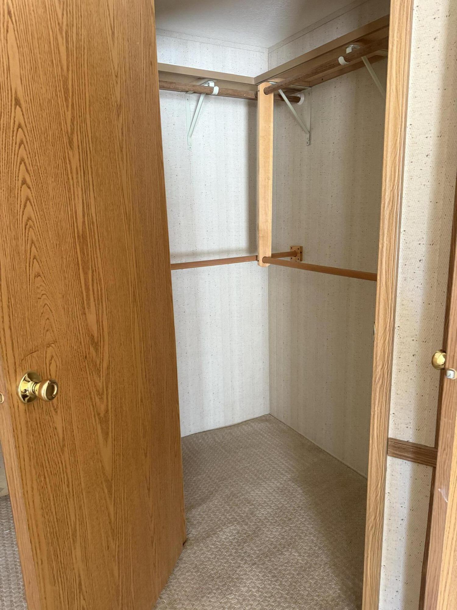 RAINBOW RIDGE MOBILE HOME PARK - Residential
