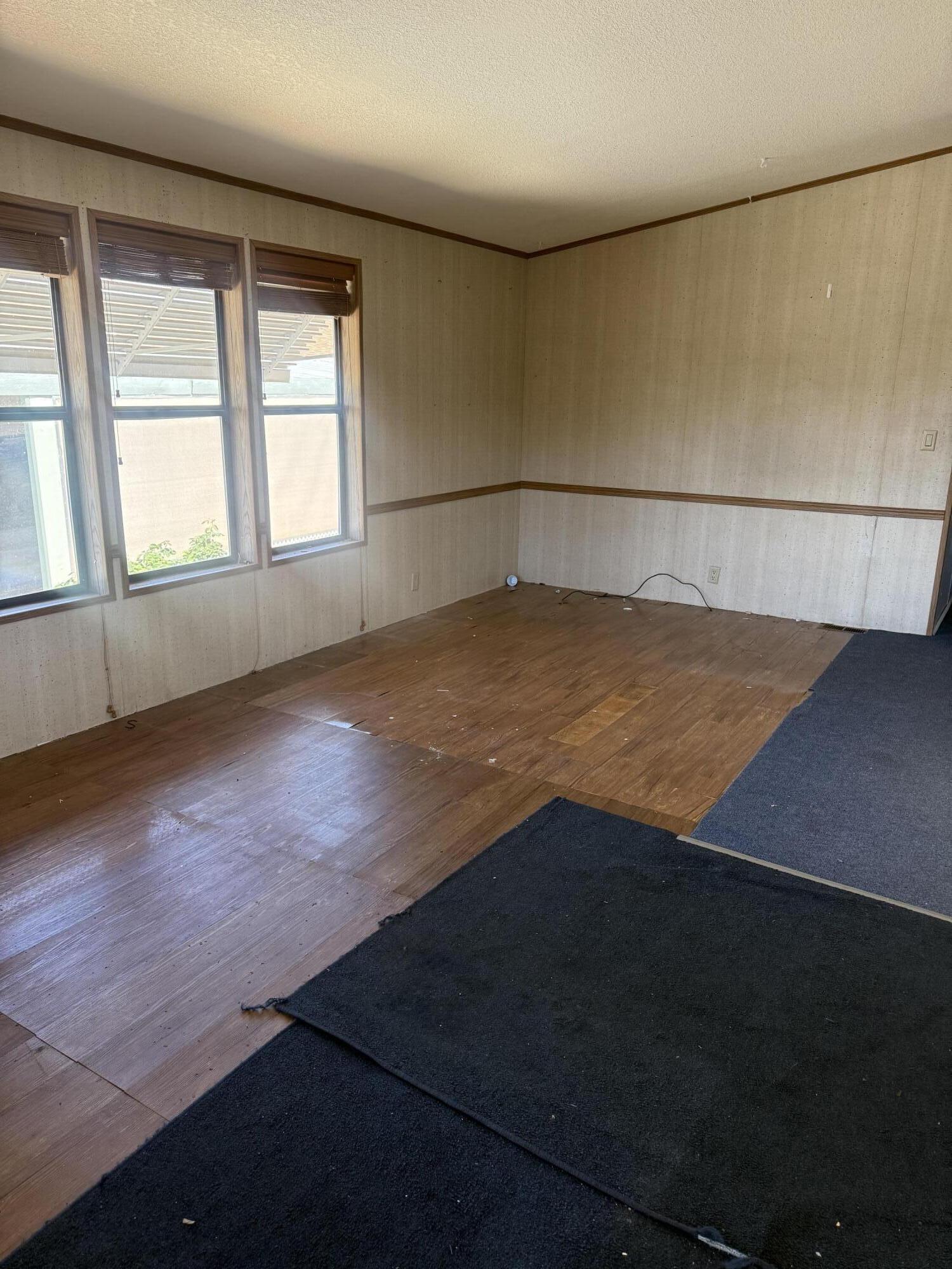 RAINBOW RIDGE MOBILE HOME PARK - Residential