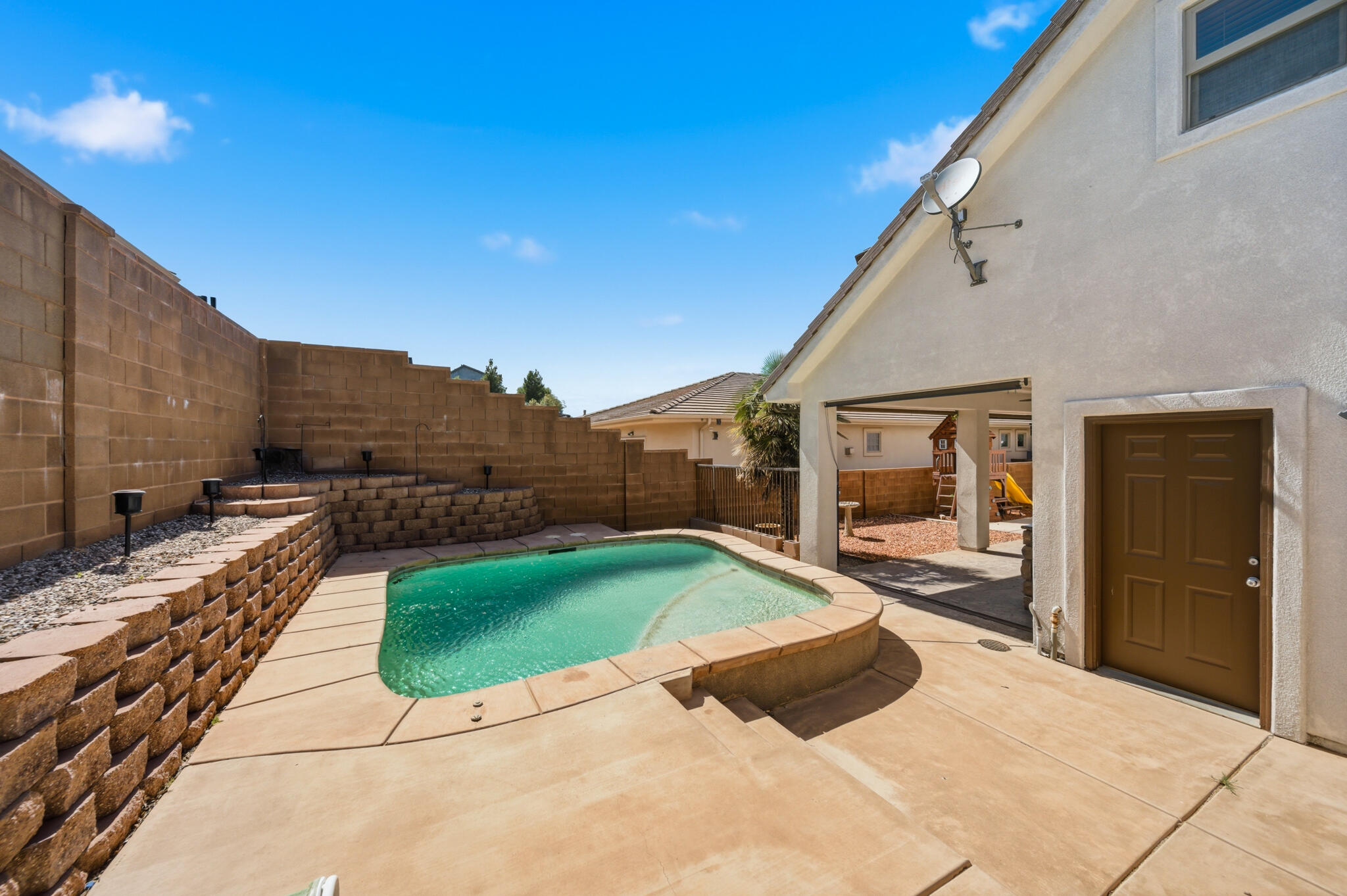 PAINTED HILLS RLINGTON HEIGHTS - Residential