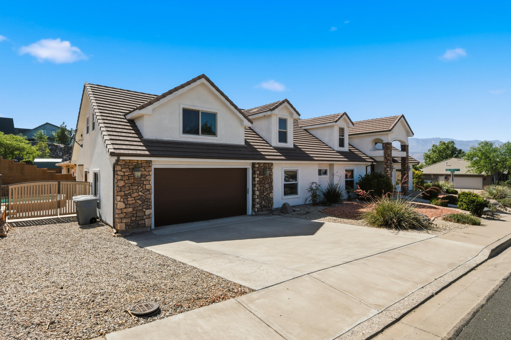 PAINTED HILLS RLINGTON HEIGHTS - Residential