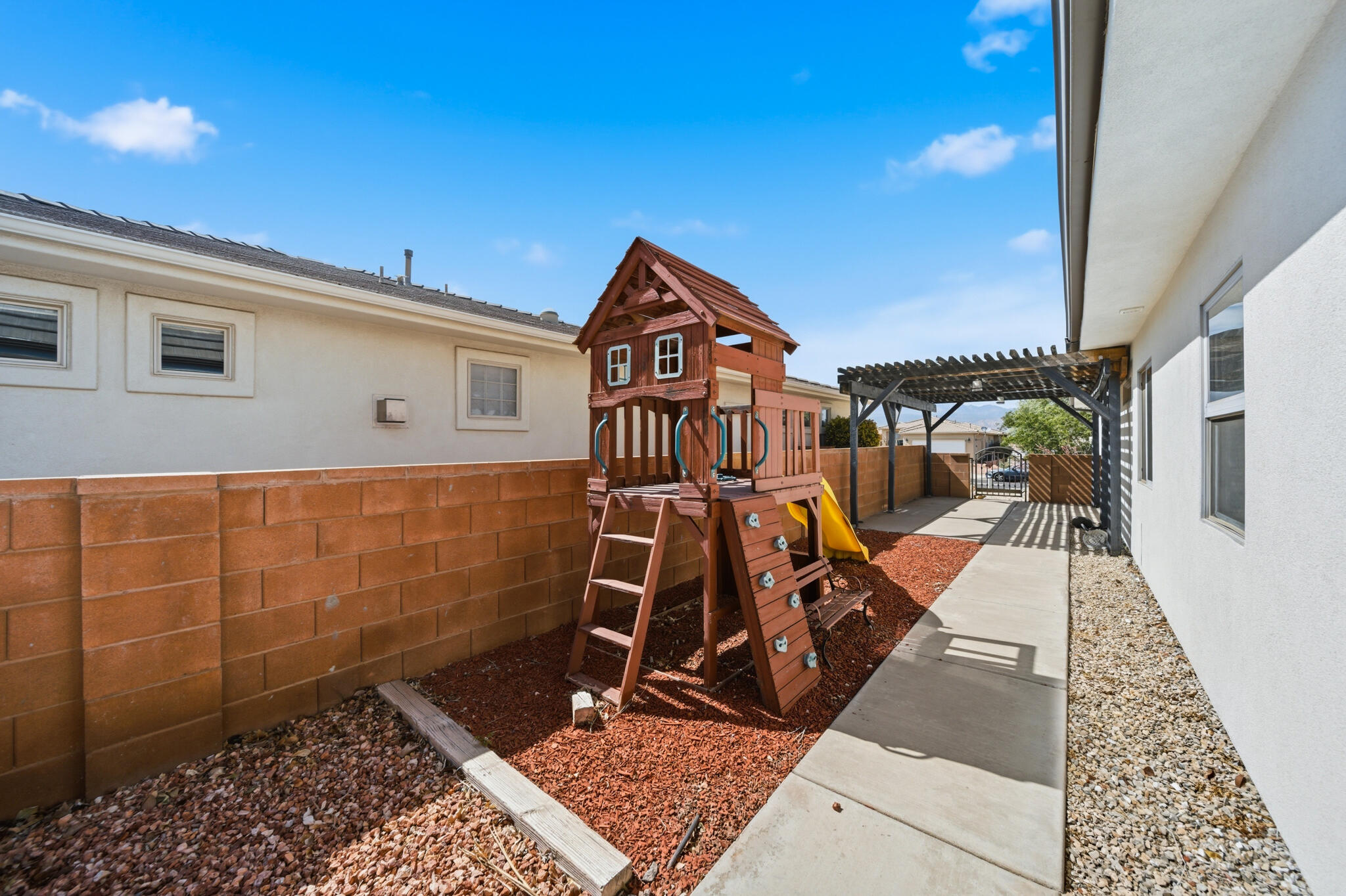 PAINTED HILLS RLINGTON HEIGHTS - Residential