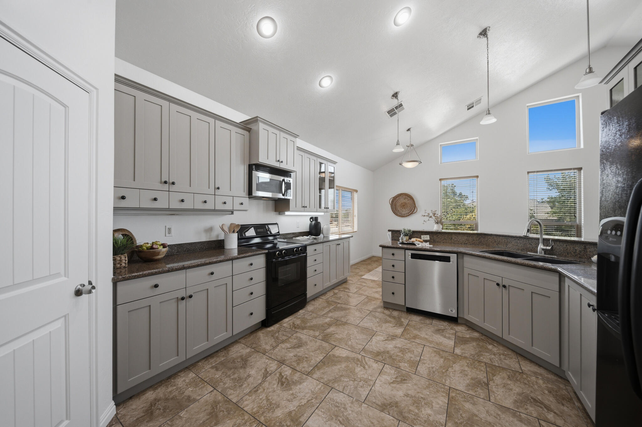 PAINTED HILLS RLINGTON HEIGHTS - Residential
