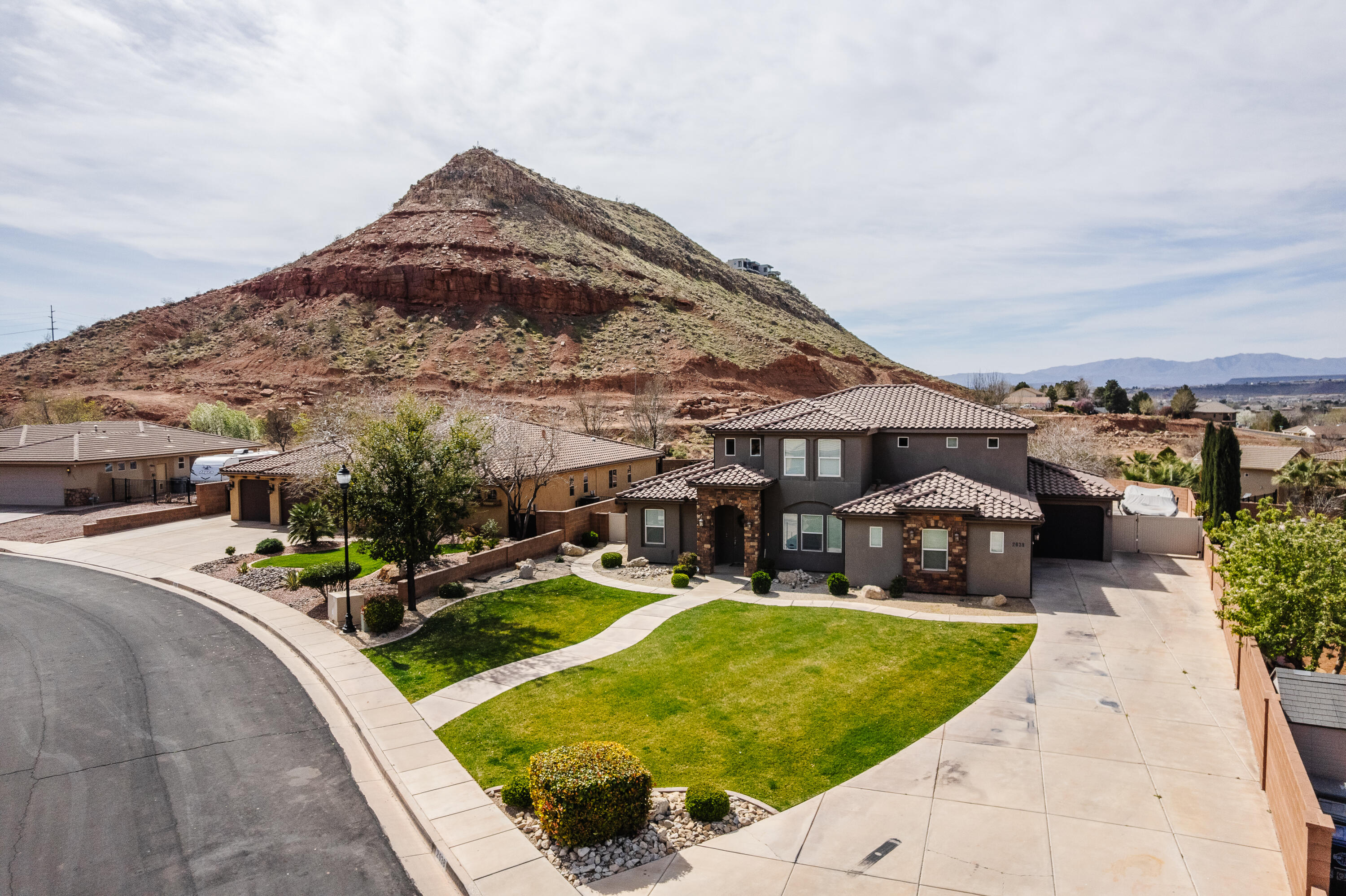 DESERT FIELDS - Residential