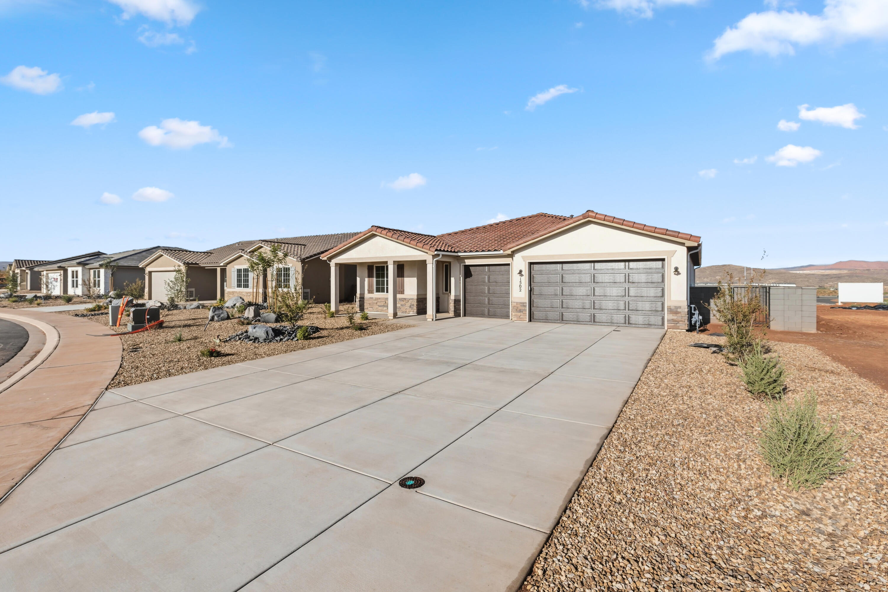 RED SLATE ESTATES - Residential
